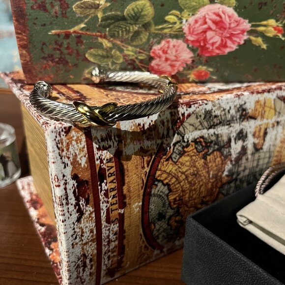 D̲a̲v̲i̲d̲ ̲Y̲u̲r̲m̲a̲n̲ 7mm Double Gold X Bracelet - Picture 4 of 5